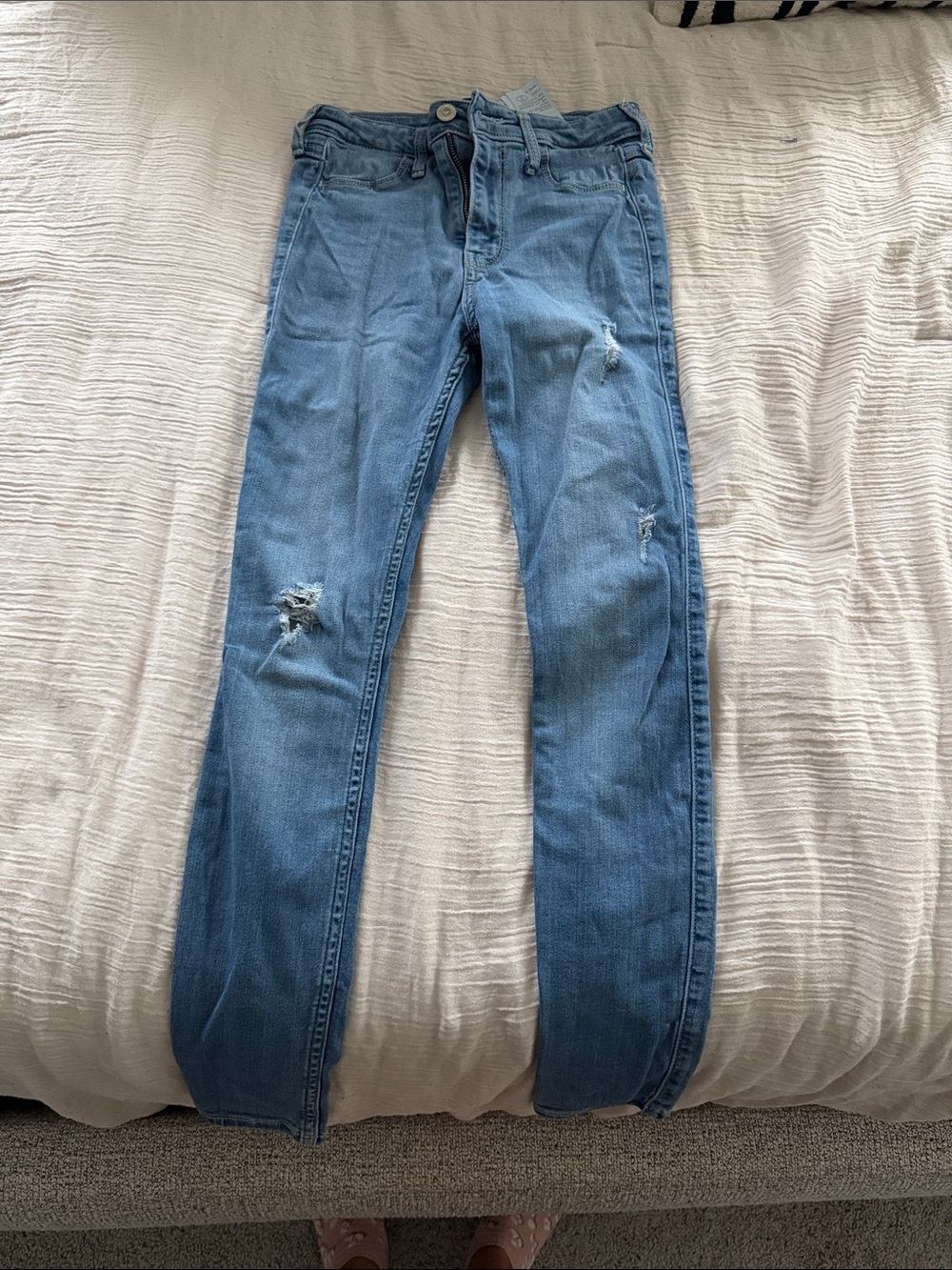 Hollister Women's Light Blue Distressed Skinny Jeans